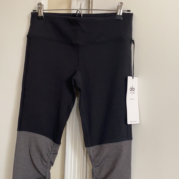 AloYoga leggings - Picture 3 of 6